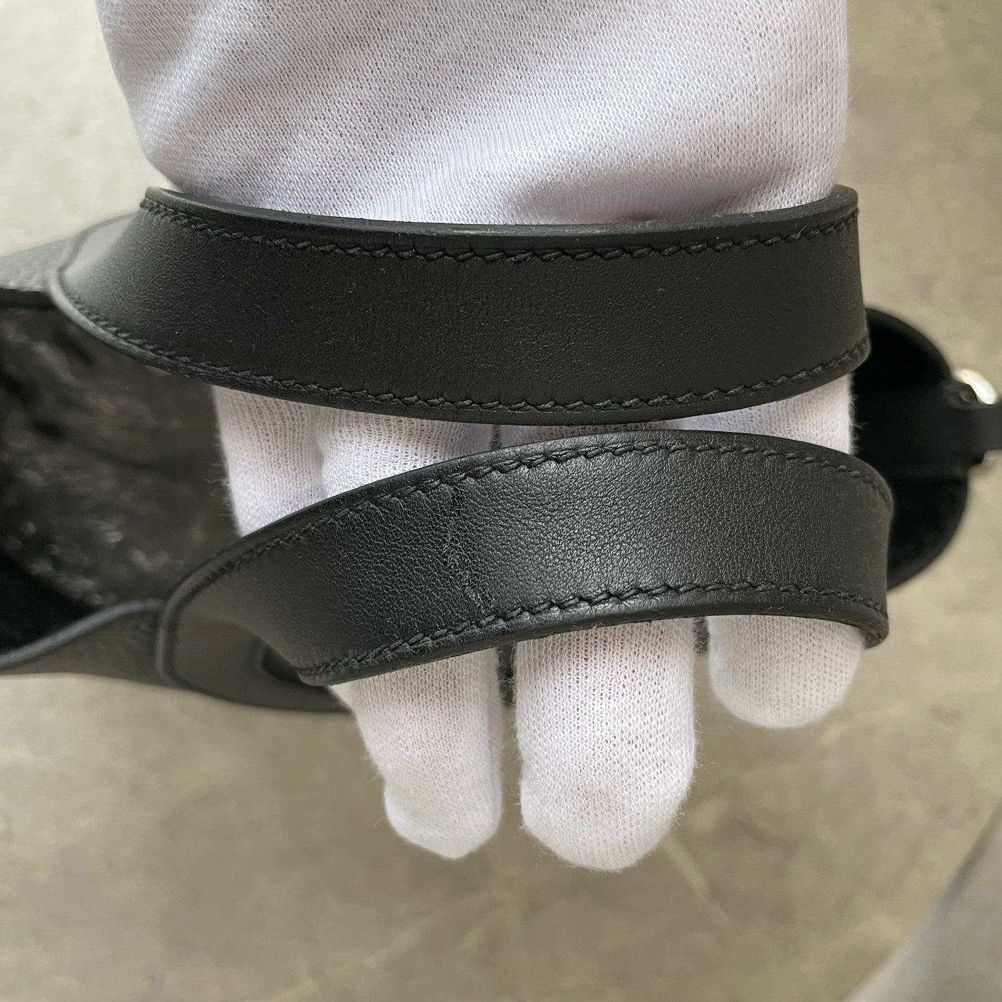 HERMES インザループ PM ノワール #2574