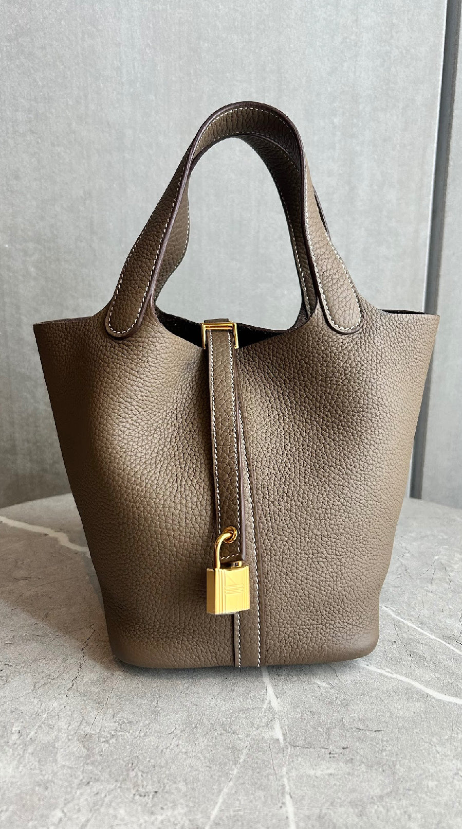 ピコタンPMエトゥープゴールド金具新品未使用HERMES ピコタンロックPM/エトゥープ/ゴールド金具 #1393 – K's selection