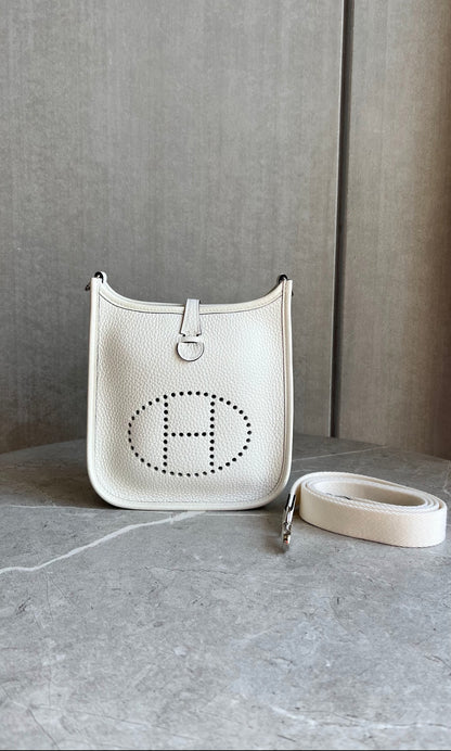 エヴリンtpm ニューホワイト/シルバー金具 #962