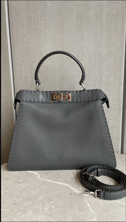 FENDI  ピーカブー  ミディアム 　＃2061