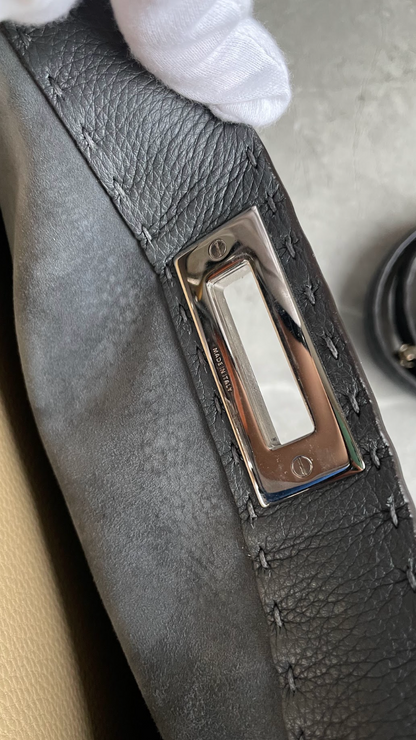FENDI  ピーカブー  ミディアム  2061