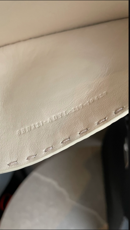 FENDI  ピーカブー  ミディアム  2061