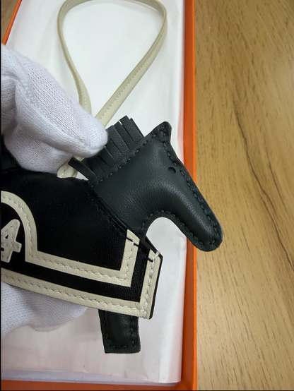 HERMES　ロベオクール【ヴェールマングローブ・クレ・ブラック】　＃2519