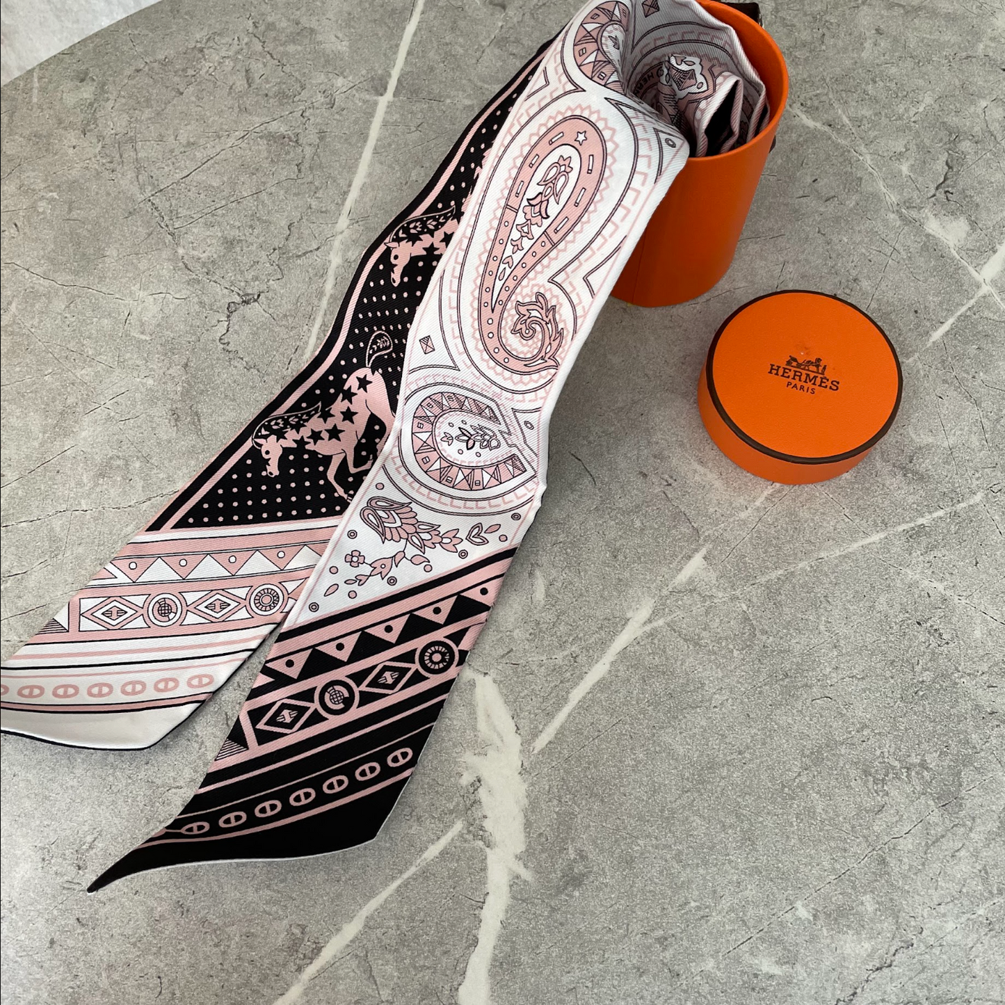 HERMES　ツイリー　シュヴァル・ドゥ・クール・バンダナ　＃2627