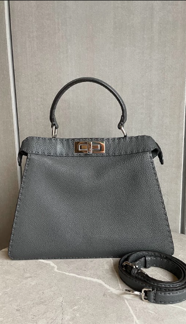 FENDI ピーカブー ミディアム  #2061