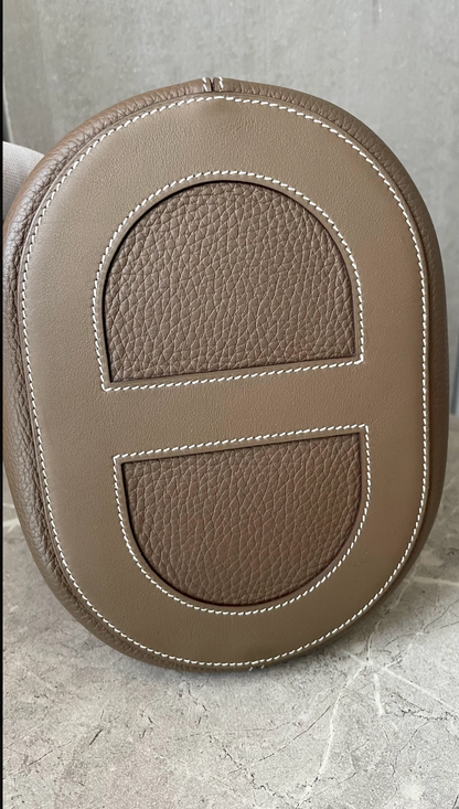 2438 / HERMES / インザループ / MM / エトゥープ