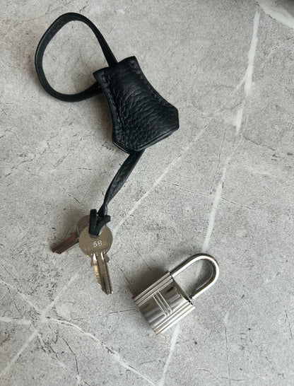 [HERMES] Kelly To Go Noir Gold Hardware