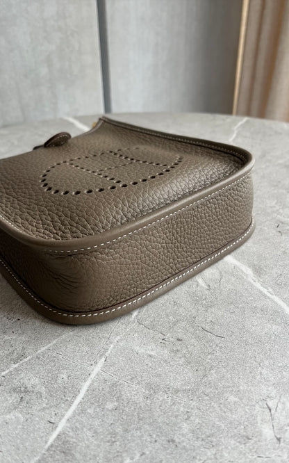 エヴリンtpm エトゥープ　ゴールド金具#1209