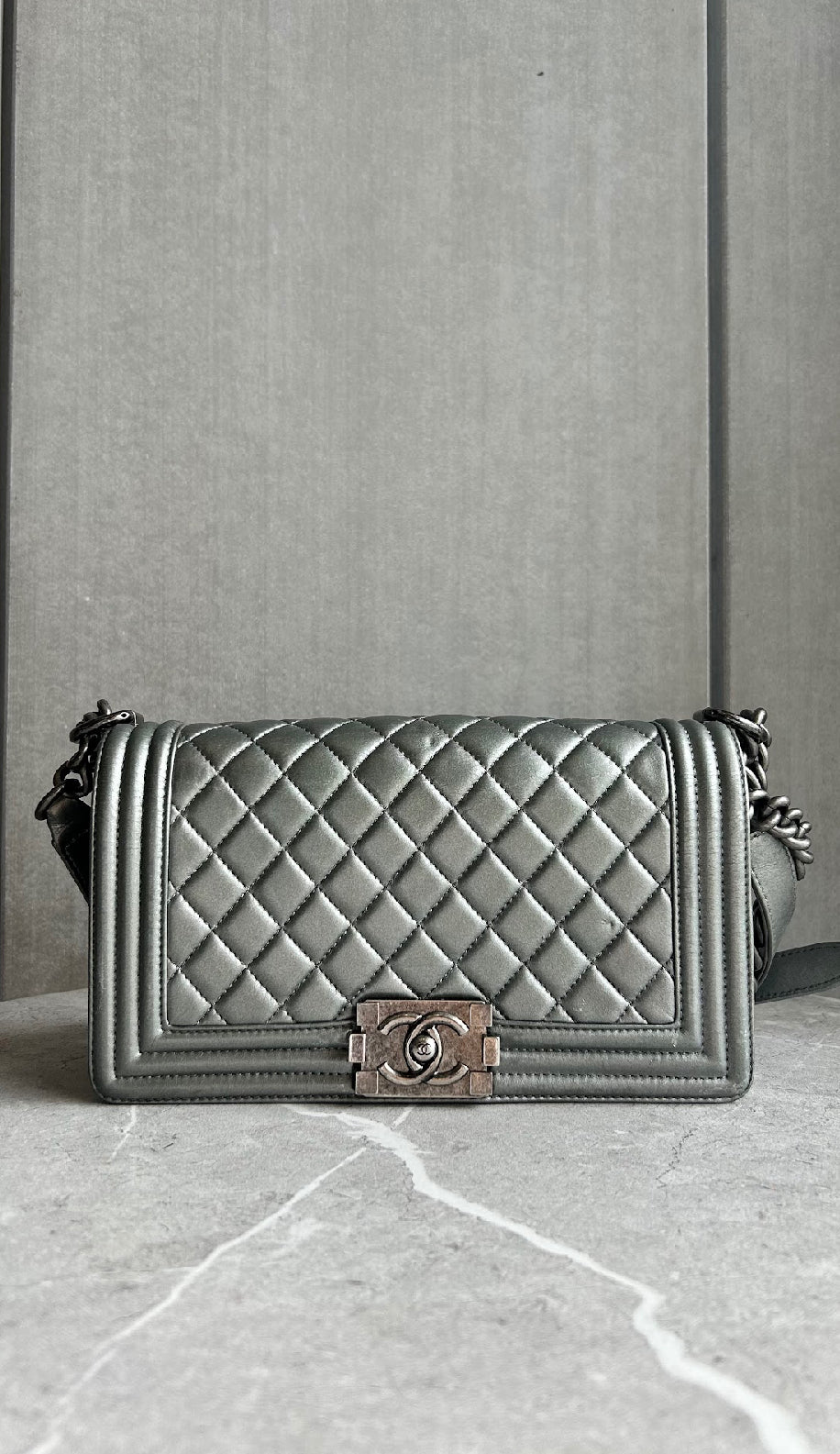 【CHANEL】ボーイシャネル シルバー アンティークシルバー金具