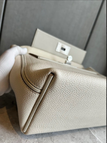 [HERMES] Kelly To Go Noir Gold Hardware