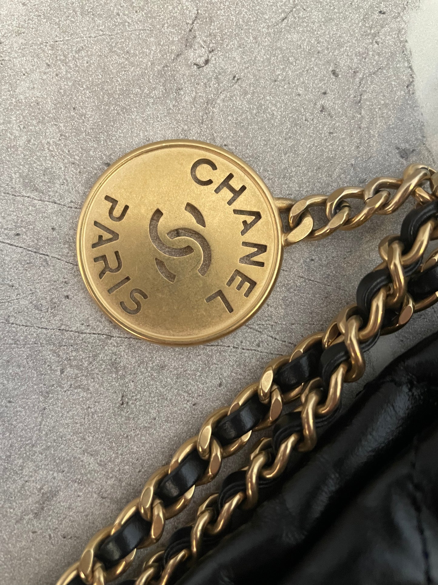 CHANEL CHANEL22 ミニ ノワール #2676