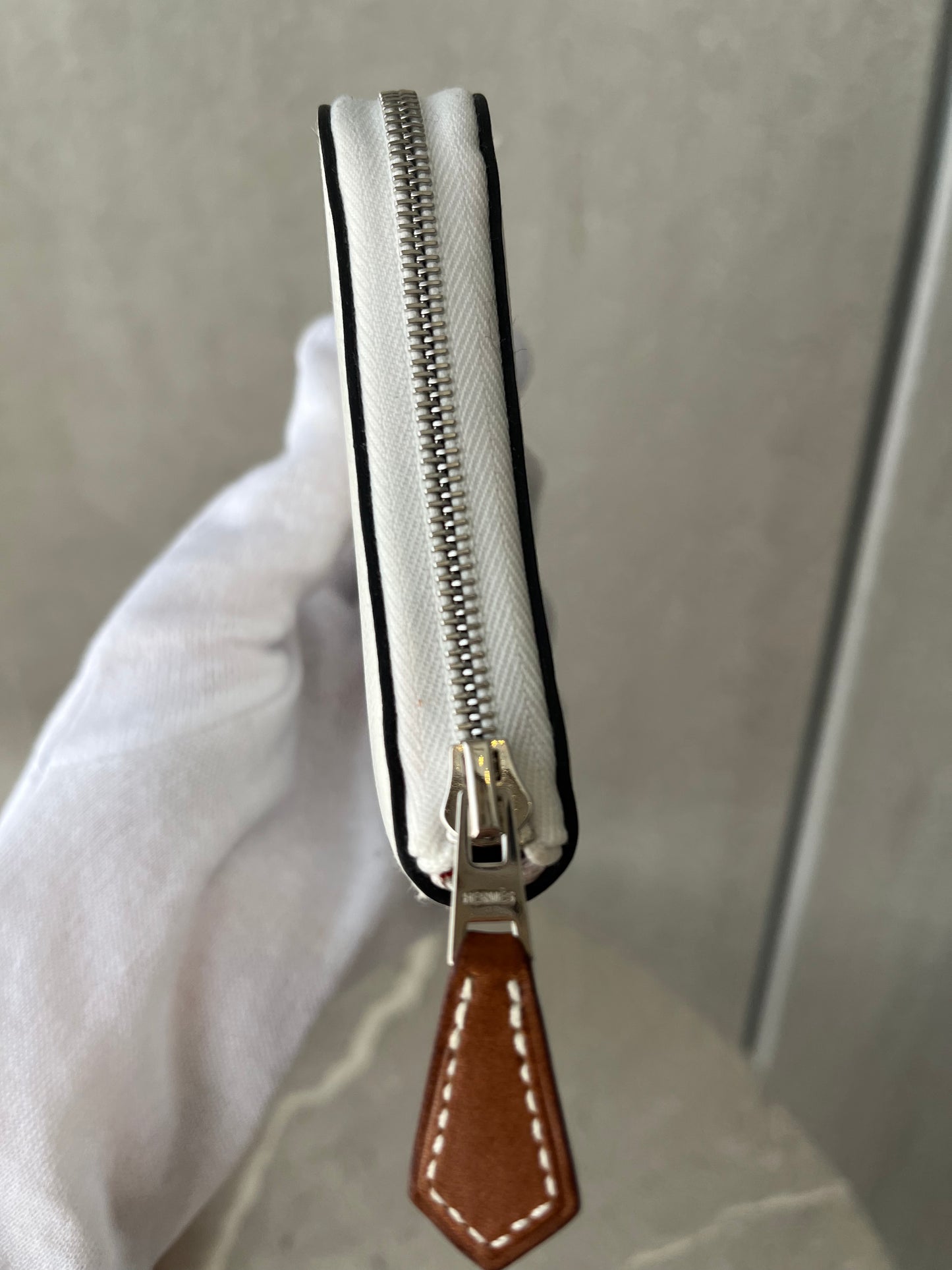 HERMES シルクイン/コンパクト ニューホワイト  #2704