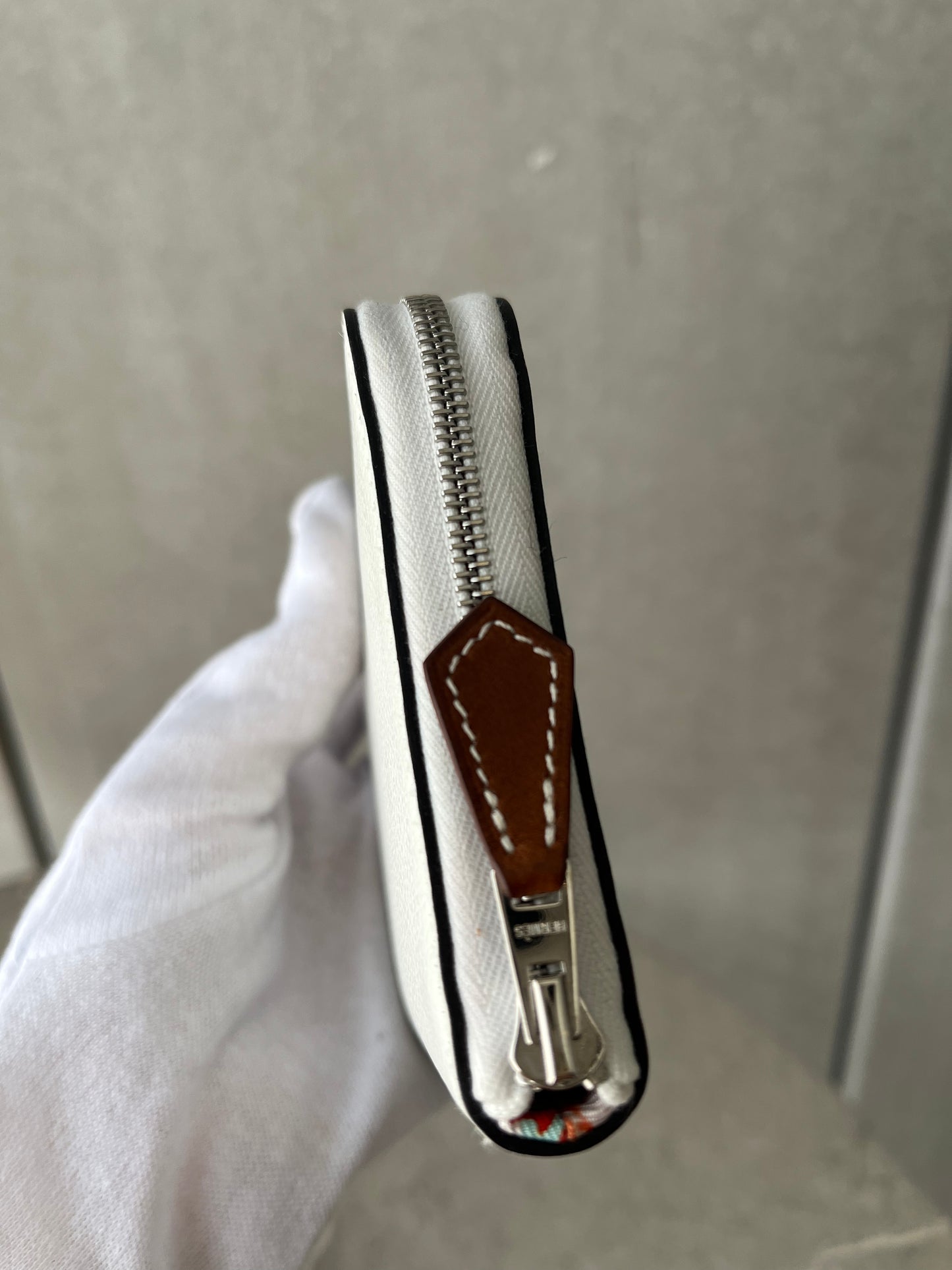 HERMES シルクイン/コンパクト ニューホワイト  #2704