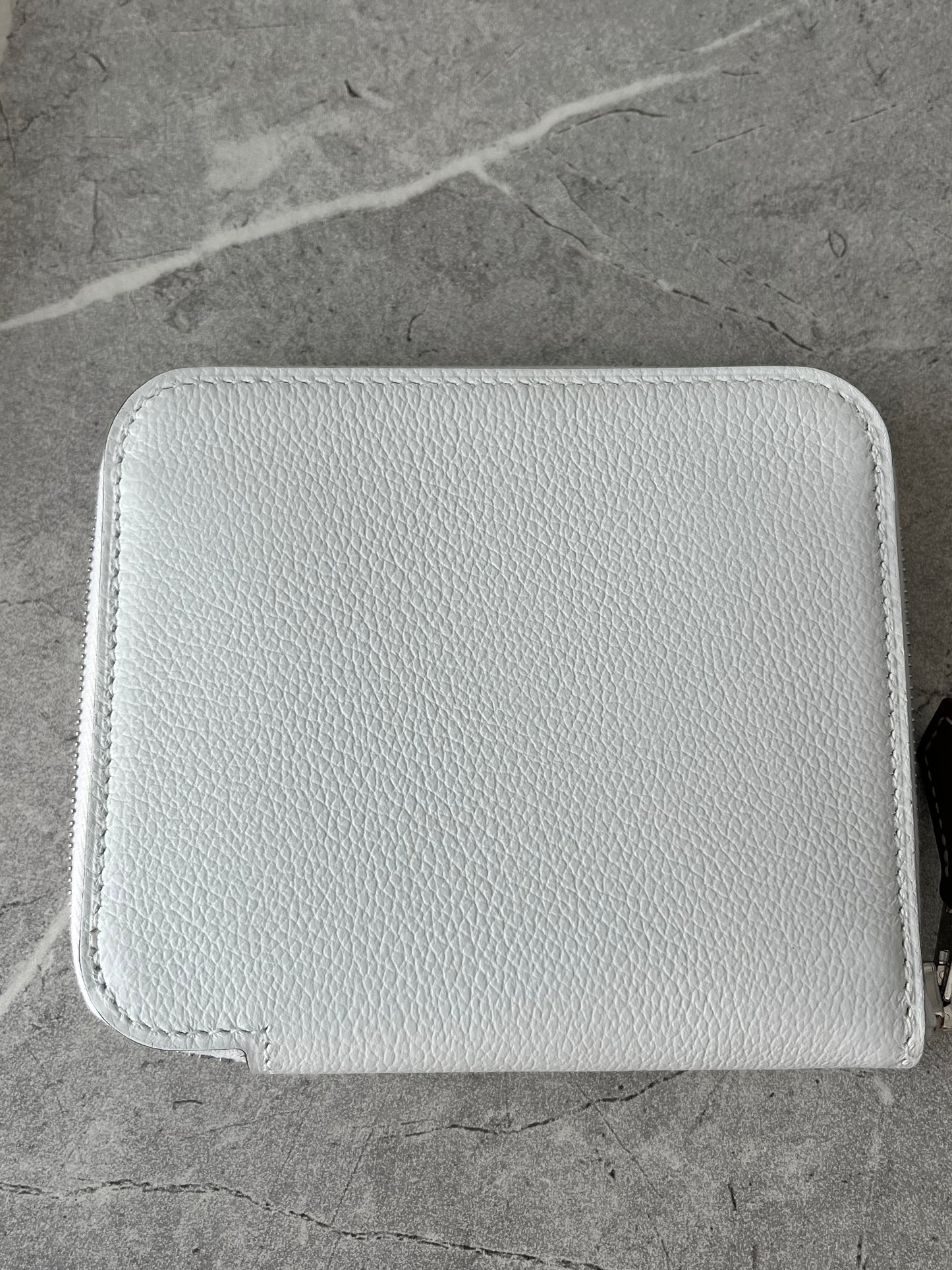 HERMES シルクイン/コンパクト ニューホワイト  #2704