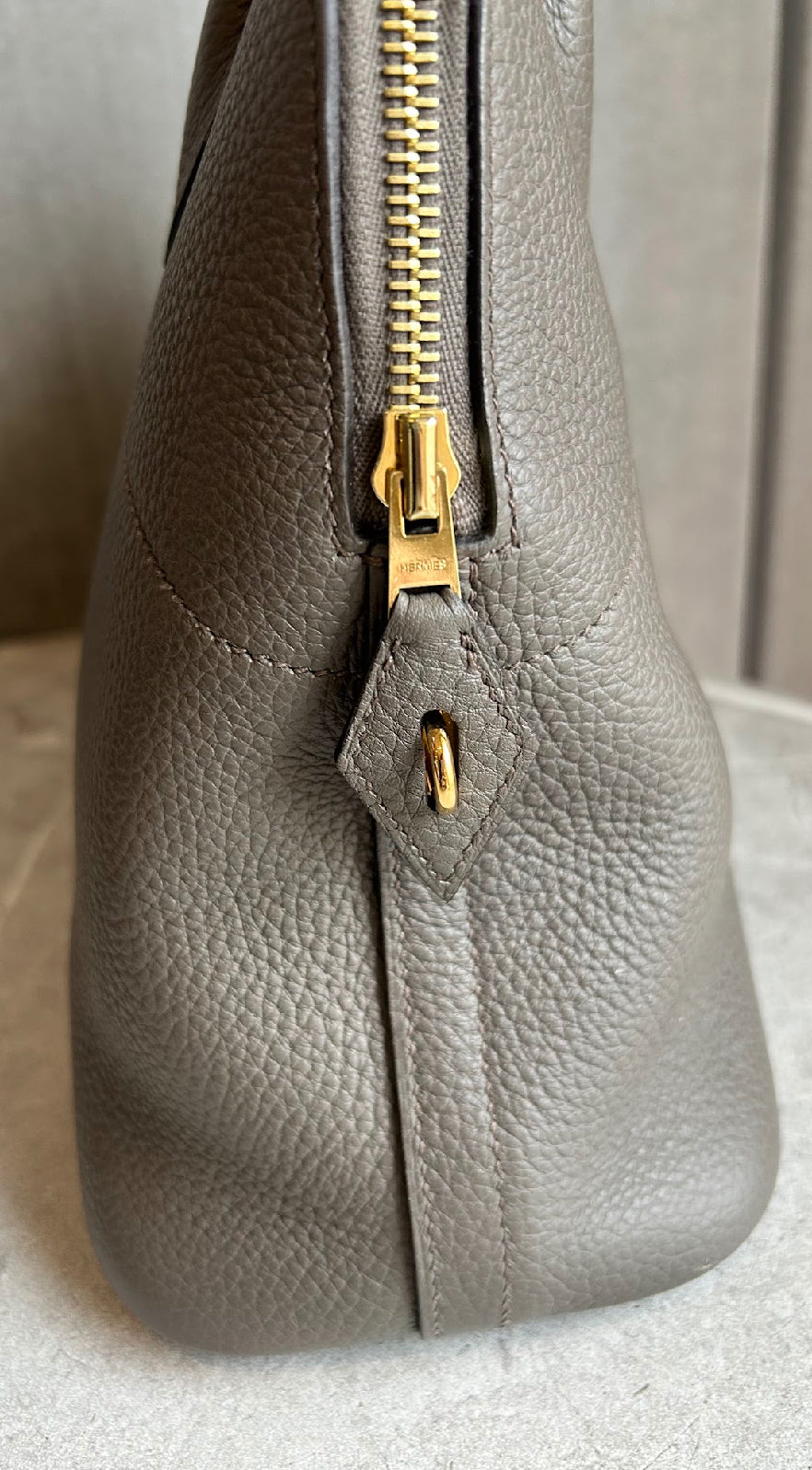 [HERMES] Kelly To Go Noir Gold Hardware