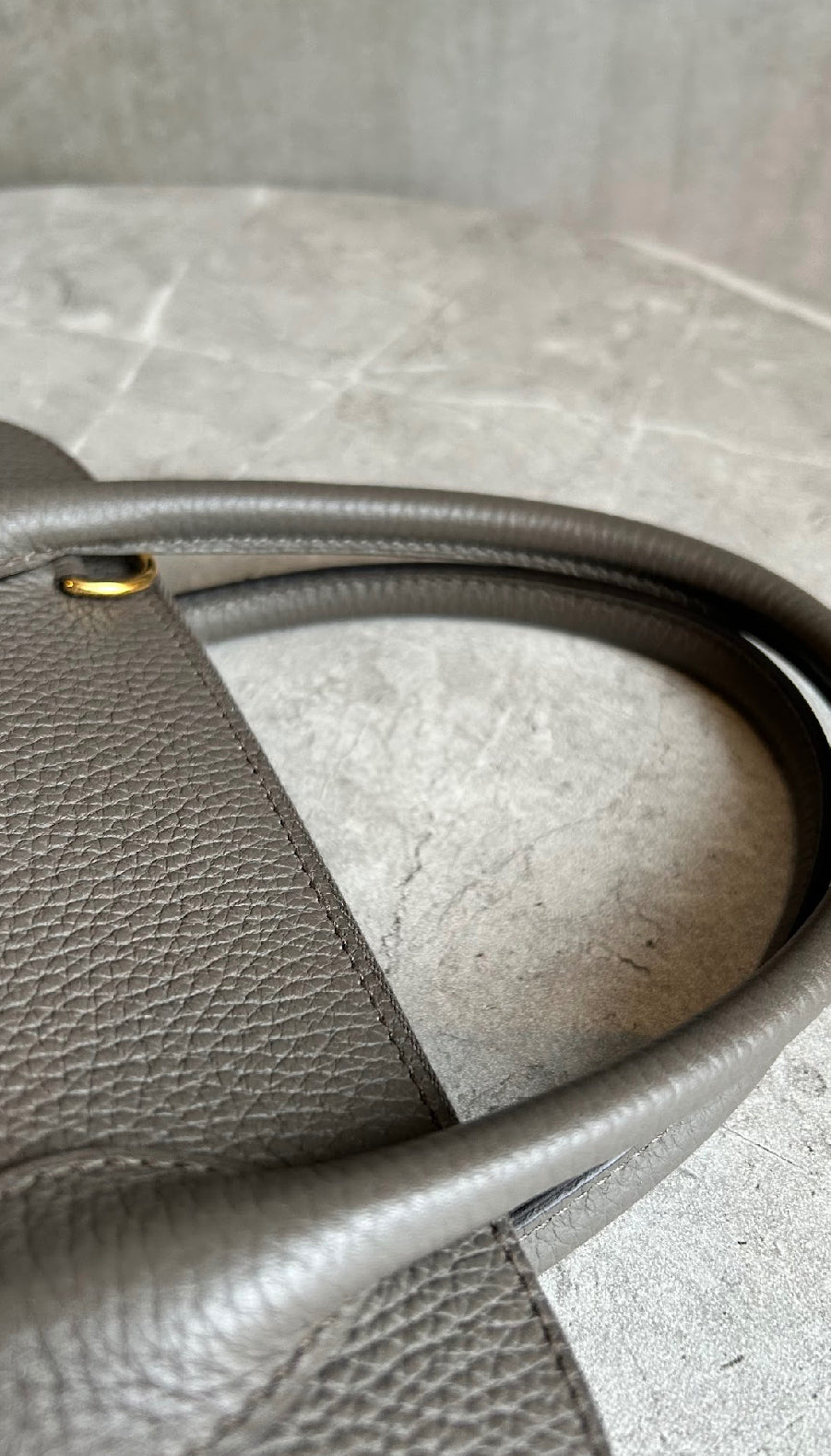 [HERMES] Kelly To Go Noir Gold Hardware