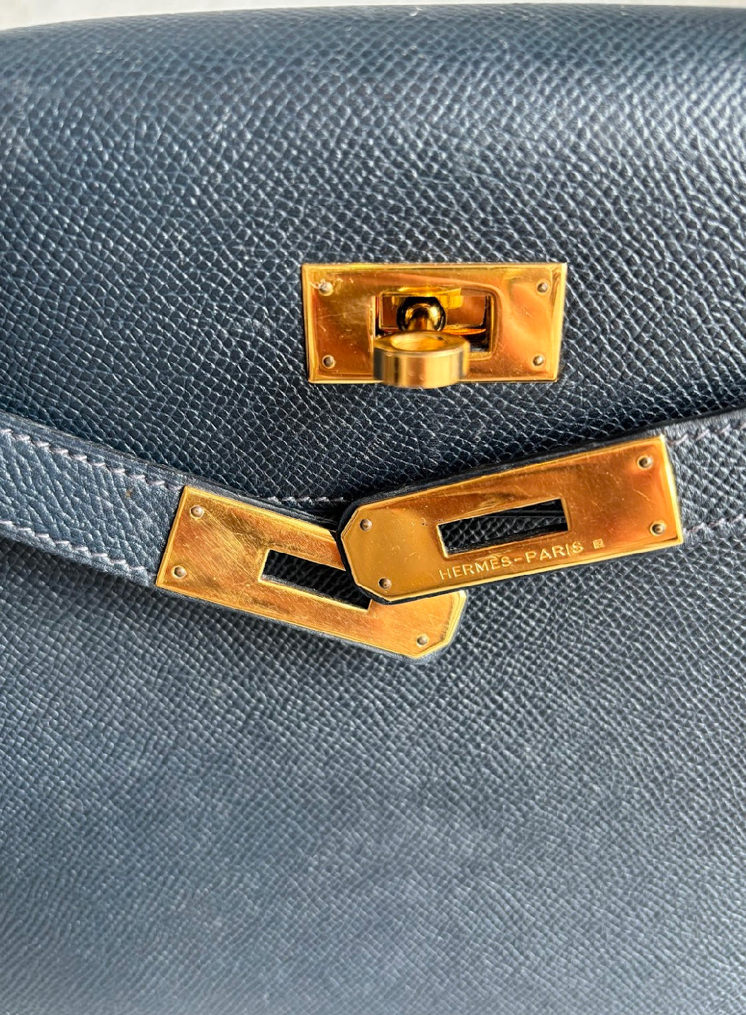 [HERMES] Kelly To Go Noir Gold Hardware